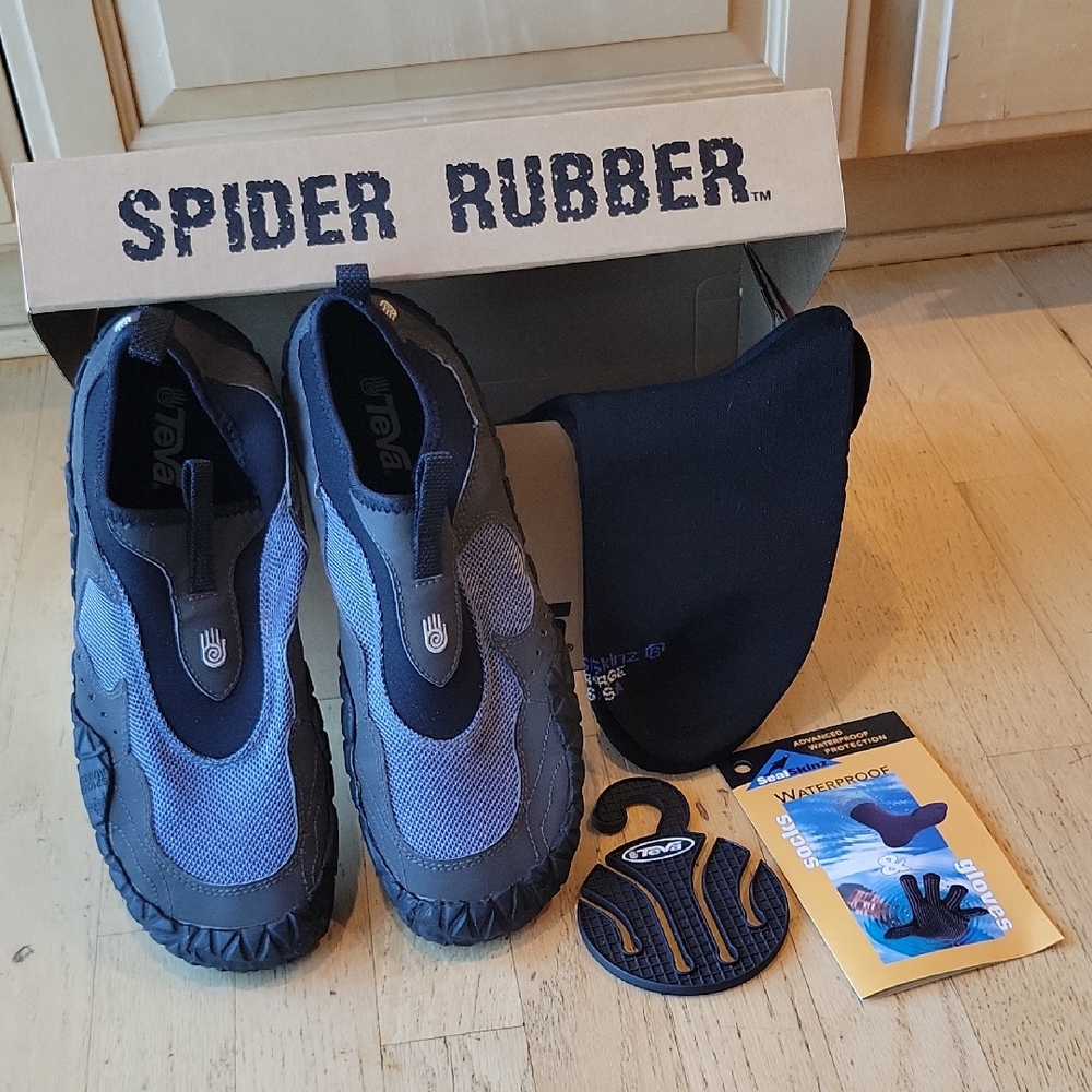 Bundle Teva Proton Water Shoes & Seal Skinz Socks